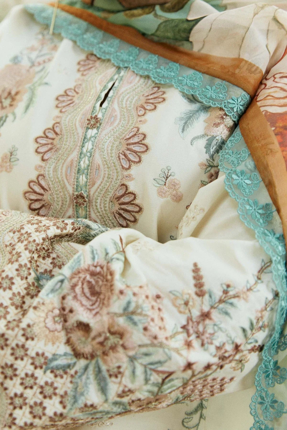 Zara Shahjahan | Unstitched | Luxury Lawn 3 Piece Embroidered Dress - QHF0019